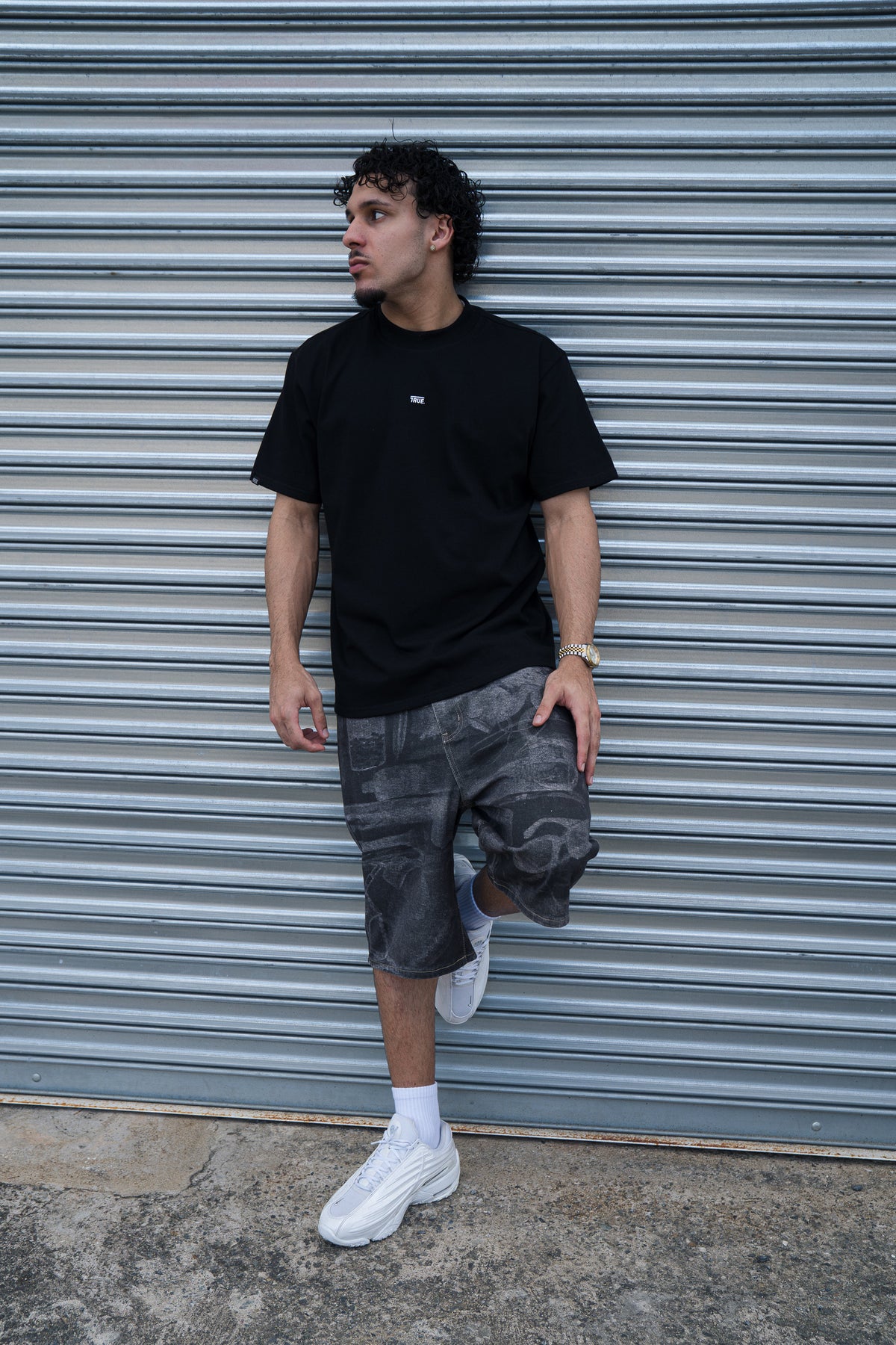 TRUE CLASSIC TEE - BLACK