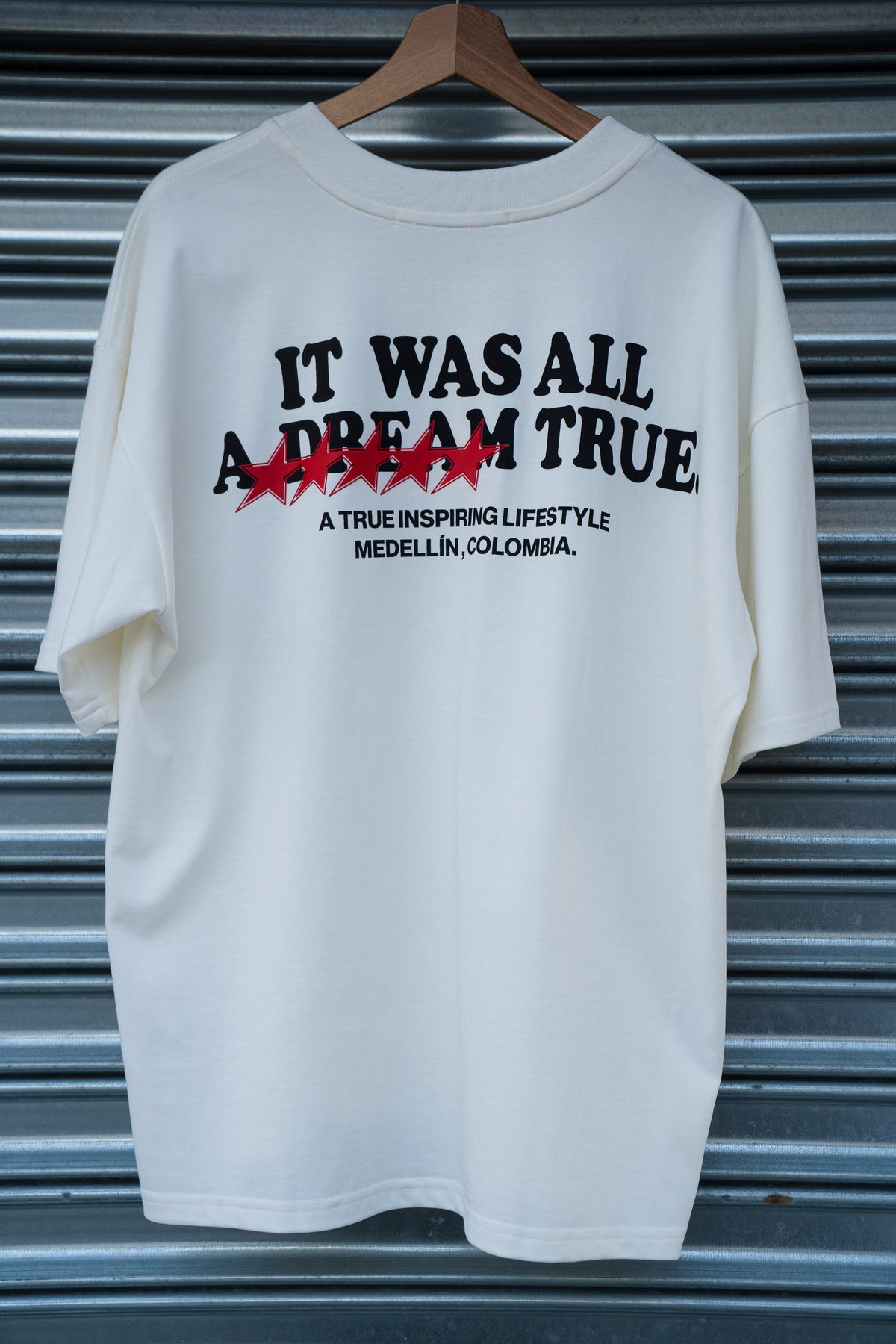 TRUE DREAMS BOXY TEE - CREAM