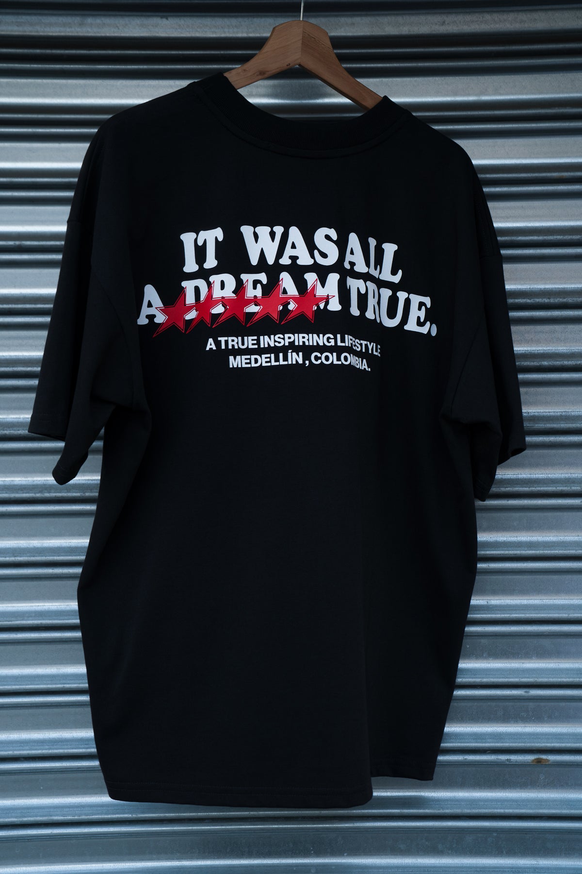 TRUE DREAMS BOXY TEE - BLACK