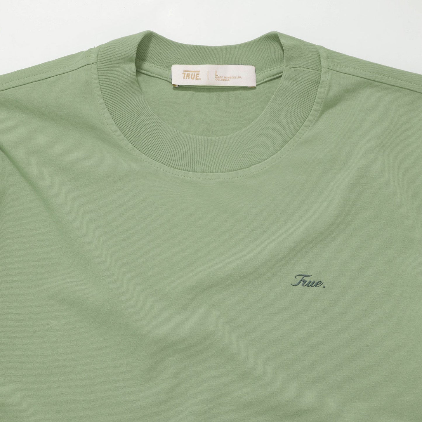 TRUE SIGNATURE TEE - PISTACHIO GREEN