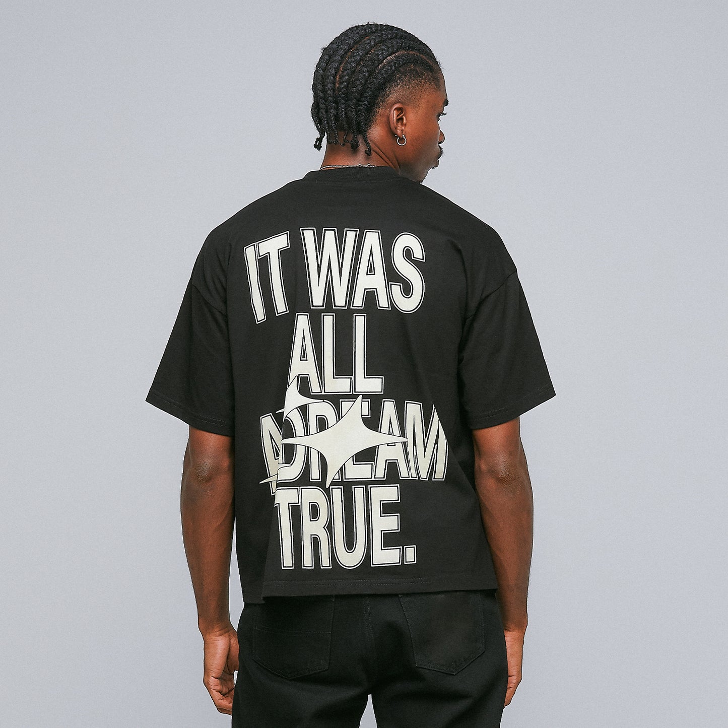 TRUE DREAM BOXY TEE - BLACK