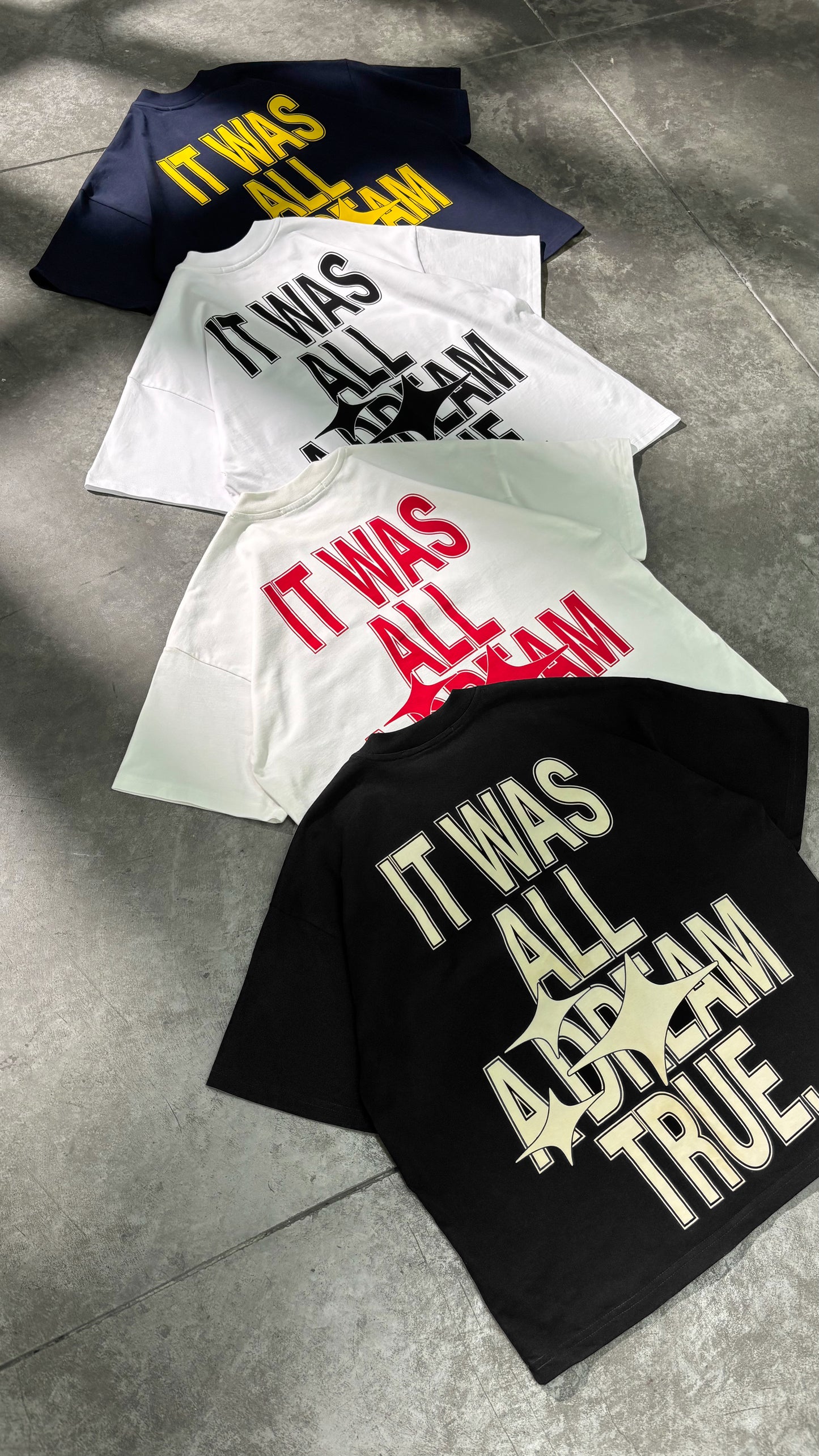 TRUE DREAM BOXY TEE - BLACK