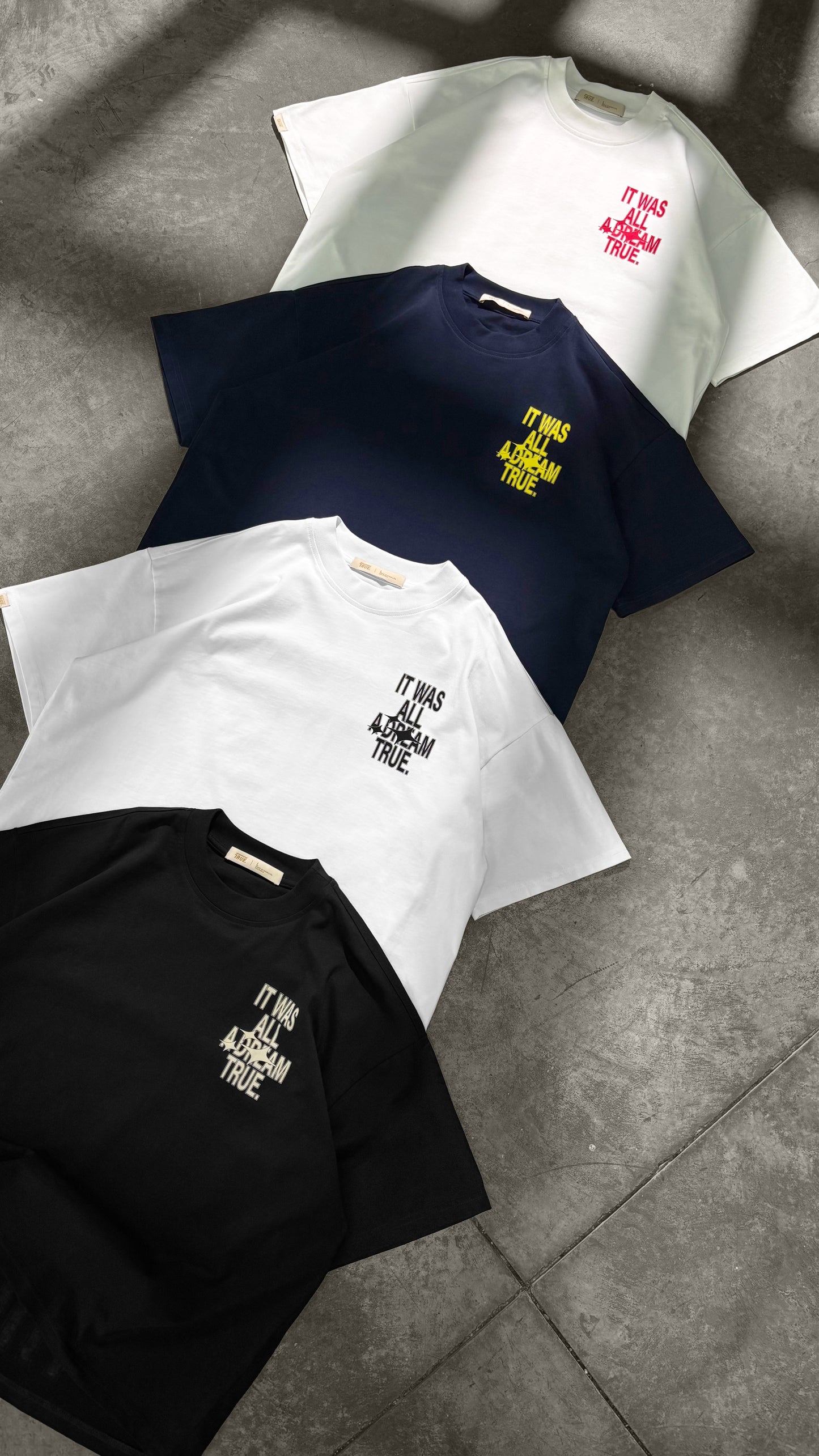 TRUE DREAM BOXY TEE - WHITE