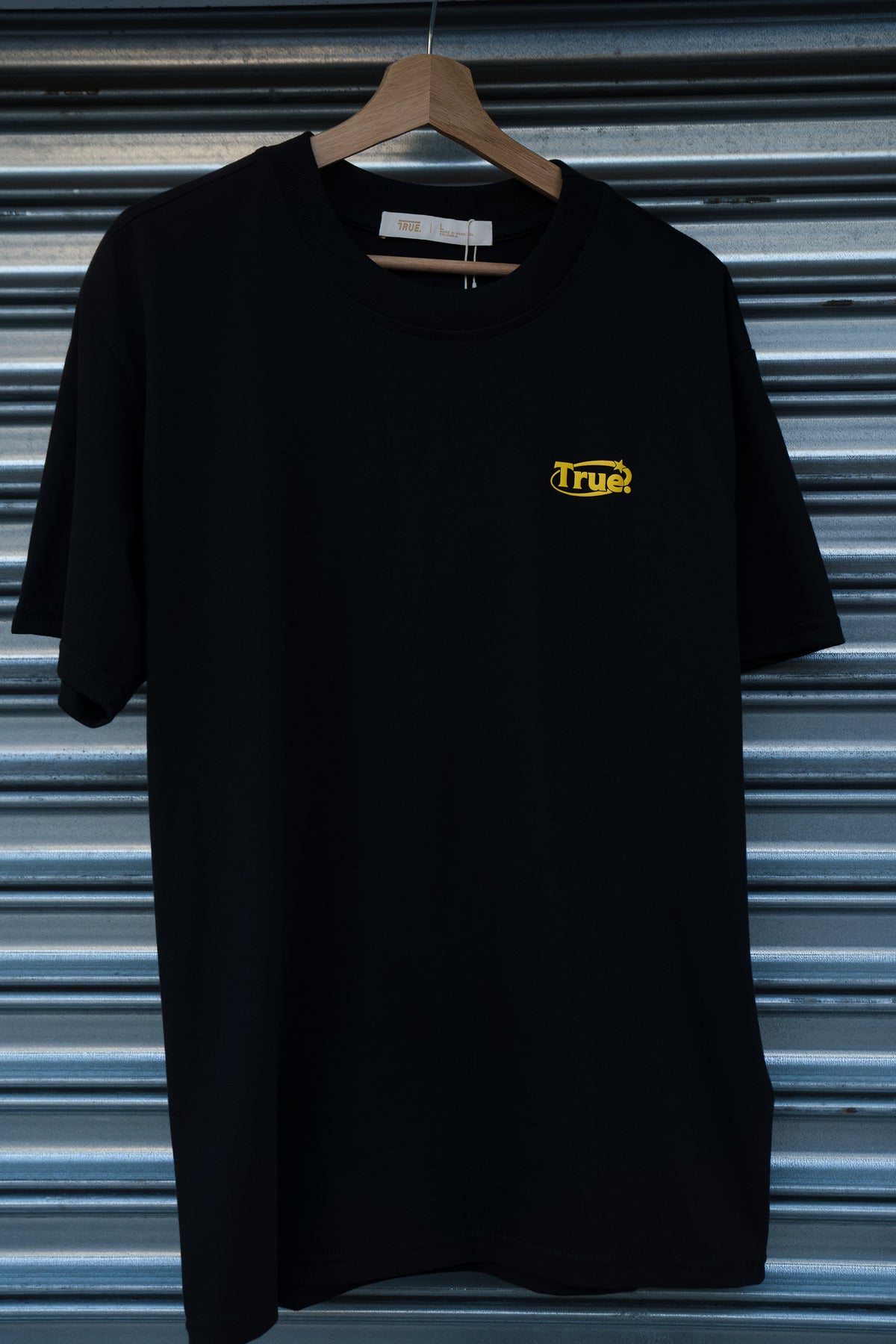 TRUE STAR TEE - BLACK/ YELLOW