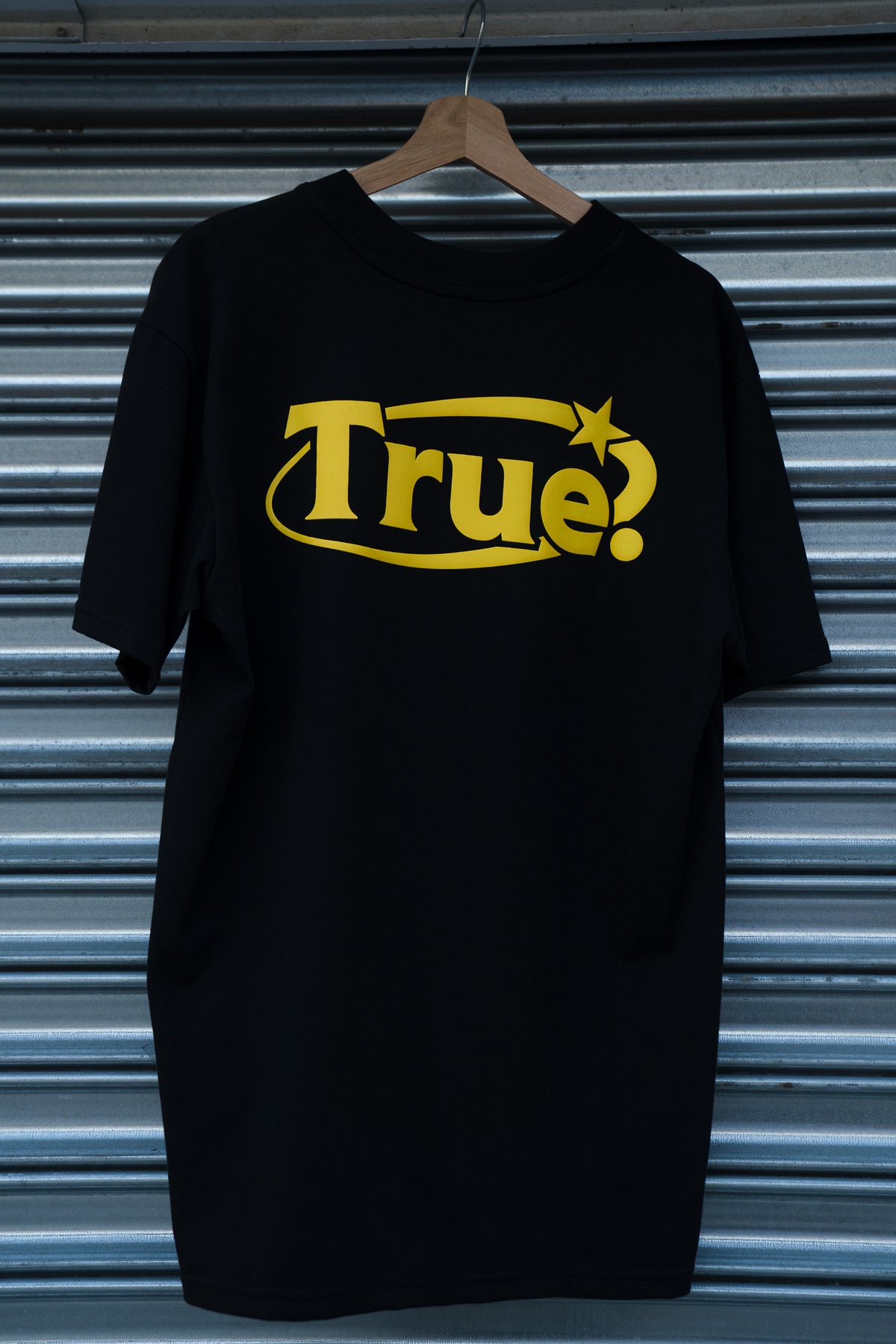 TRUE STAR TEE - BLACK/ YELLOW